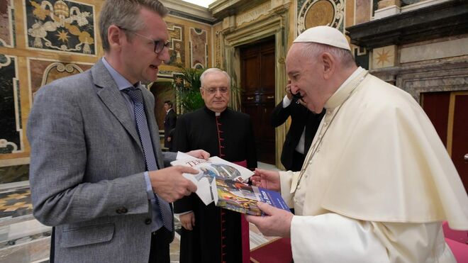 El Papa, con el director de Tertio