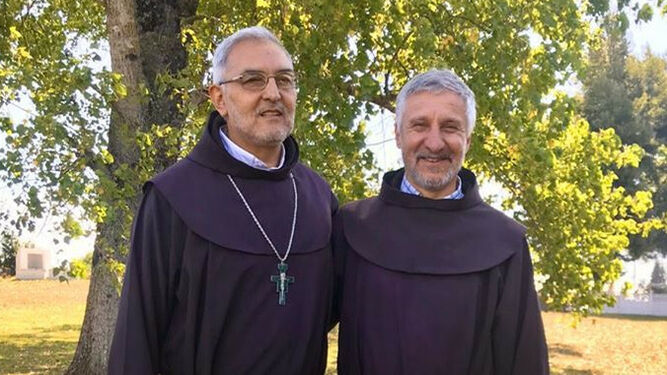 Obispo Jorge Concha (a la izq) con su hermano franciscano y obispo de Iquique, Isauro Covili