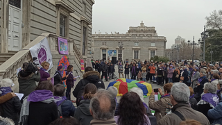 Las mujeres se plantan frente a las catedrales: “La Iglesia se sostiene gracias nosotras”