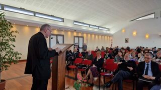 Parolin, en la Cátedra de la Acogida