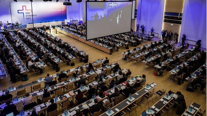 Los 230 delegados del Camino Sinodal se reúnen en Fráncfort