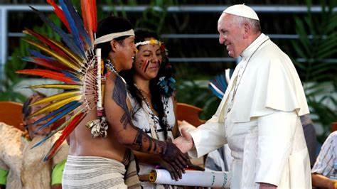Papa Francisco con Yesica Patiachi