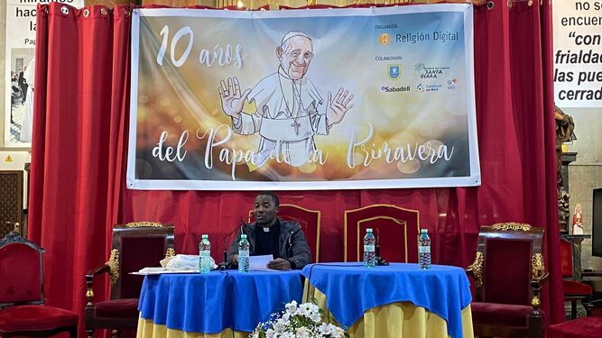 Avelino Chico, sj. durante su intervención