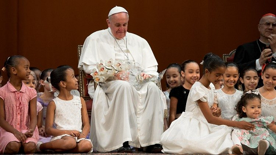 Niños y el Papa