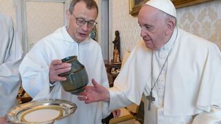 El hermano Alois, con el Papa