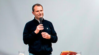 Antonio Coelho, suspendido