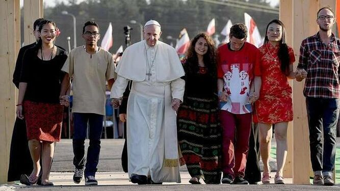 Francisco y los jóvenes