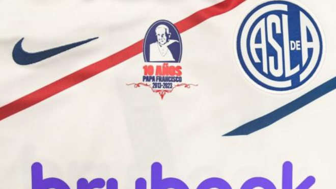 Detalle dela camiseta del San Lorenzo