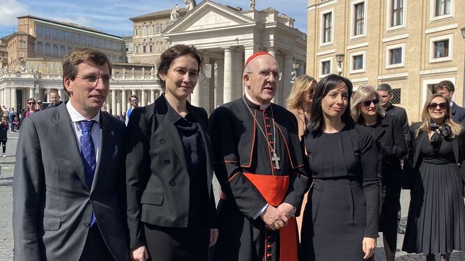 Almeida, Ayuso, Osoro y González, en Roma