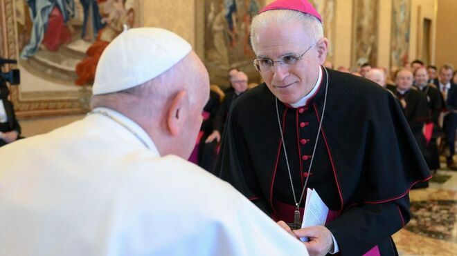 El Papa, con monseñor Crociata, nuevo presidente de COMECE