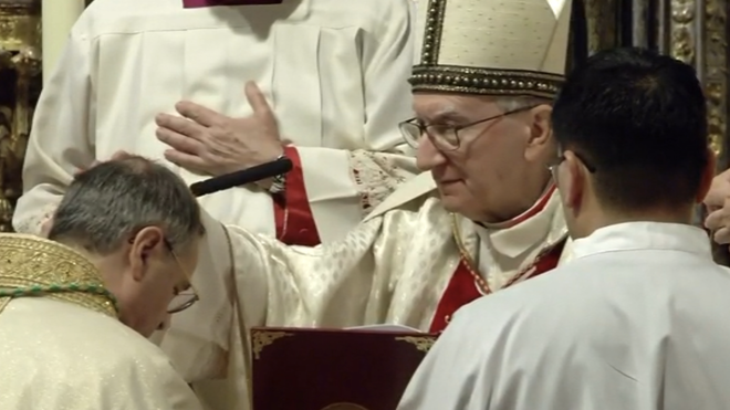 Parolin, durante la consagración episcopal de Arellano
