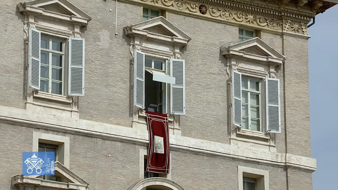 El balcón papal en el palacio apostólico