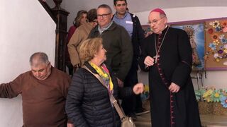 Casimiro López visital a los evacuados