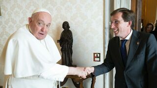 Francisco y el alcalde de Madrid, J Luis Martínez-Almeida