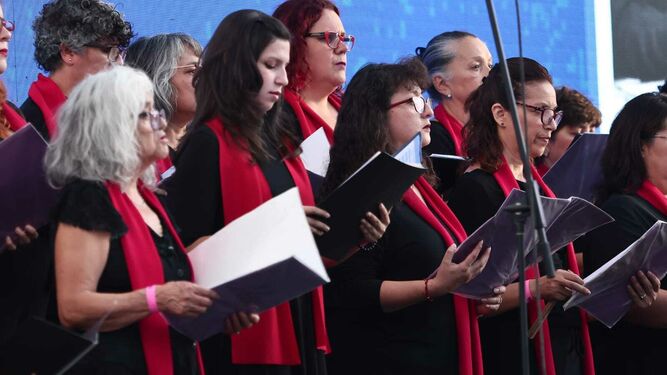 Coro de Vacinas y Pobladores "Ecos de Esteban" interpretan la Cantata de DD.HH.