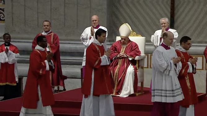 Francisco, durante la liturgia del Viernes Santo