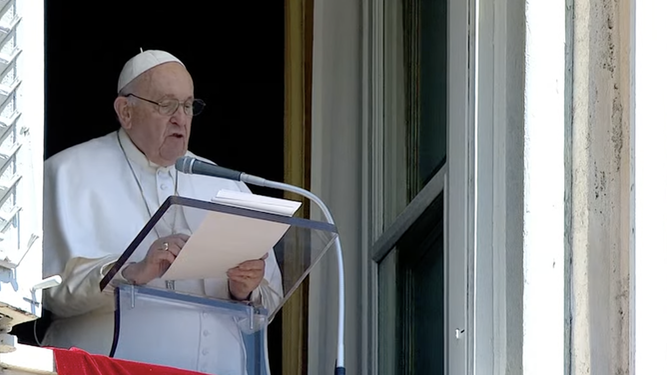 Francisco, en el Regina Coeli