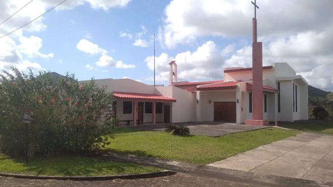 Fachada del monasterio confiscado