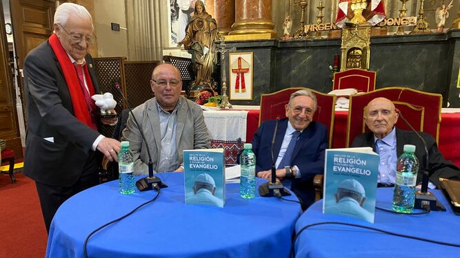 El padre Ángel con Lamet, Vidal y Castillo