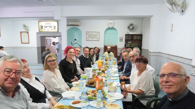 Desayuno del Ramadán: oración y comida compartida