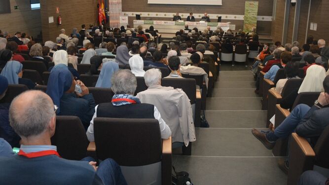 Asistentes a la conferencia de Nadia Coppa