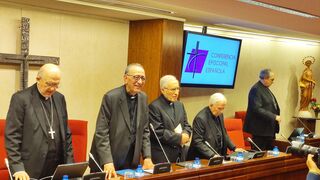 La mesa de los cardenales en la Plenaria
