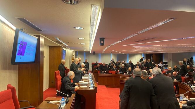 Mesa presidencial de la CEE