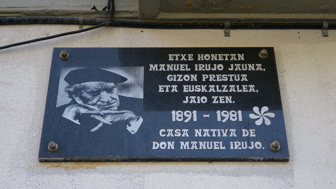 La biografía de un político navarro fiel a su ideología nacionalista y a su fe