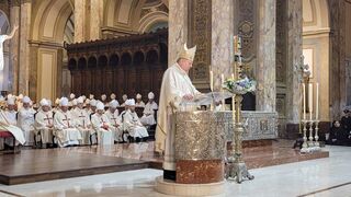 El Nuncio, durante la misa de acción de gracias por los diez años de Francisco