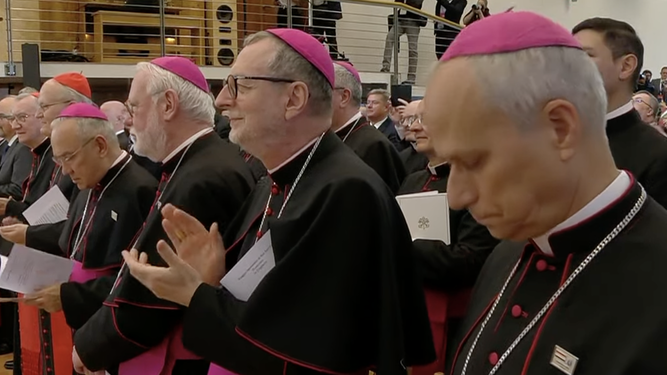La Curia escucha al Papa
