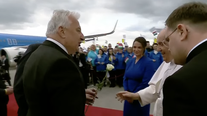 El adiós del Papa a Orbán