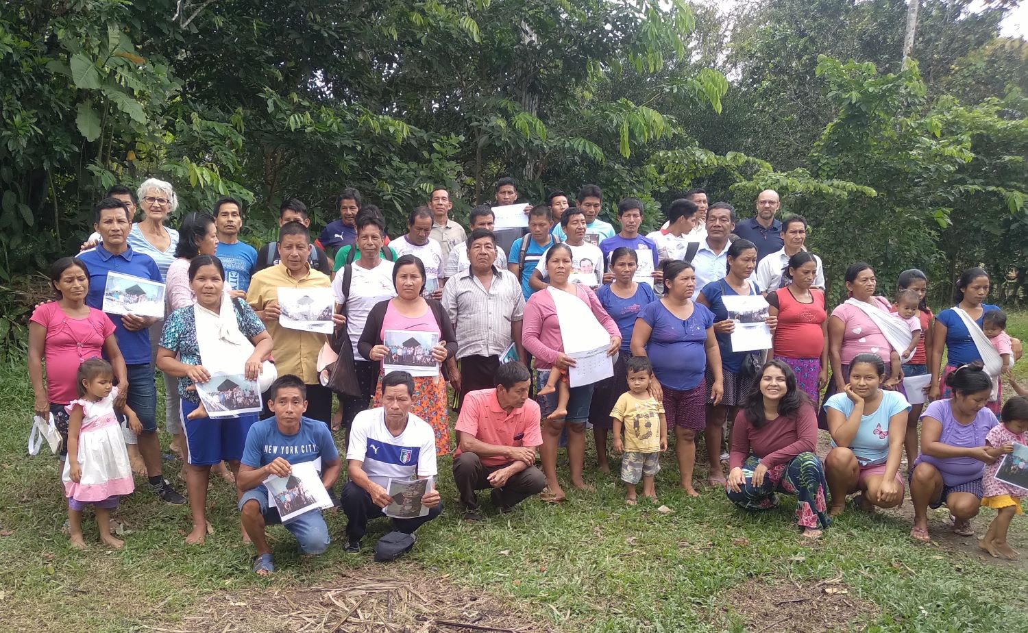 El grupo completo en Angoteros