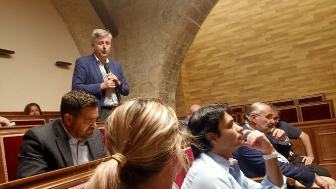 Algunos de los investigadores de la Universidad Católica de Valencia participantes en el acto.