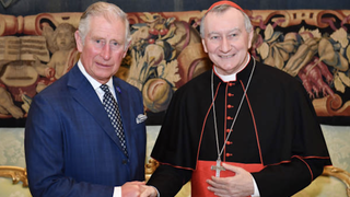 El cardenal Parolin, con Carlos de Inglaterra