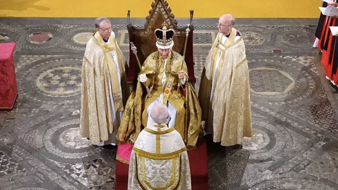 Carlos III, proclamado rey