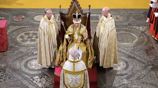 Carlos III, proclamado rey