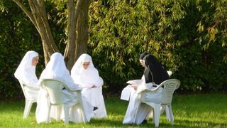 Benedictinas con algunas novicias