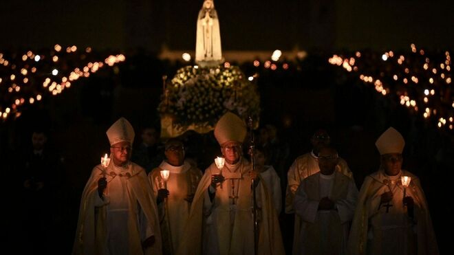Parolin presidió la procesión de las antorchas en Fátima