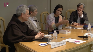 La mesa redonda fue moderada por la periodista Ana Pastor