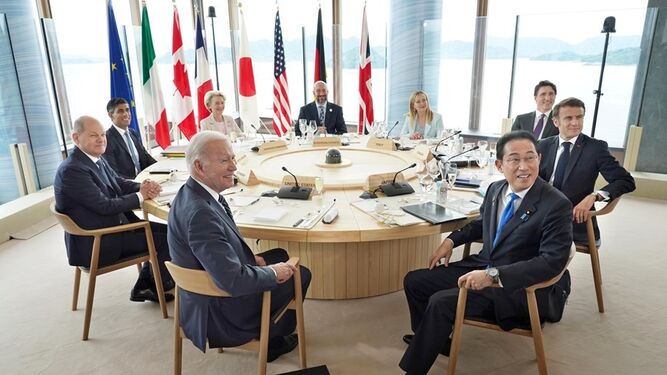 Imagen de los líderes de la cumbre del G7 reunidos hoy en Hiroshima