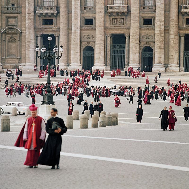 800px-Second_Vatican_Council_by_Lothar_Wolleh_006