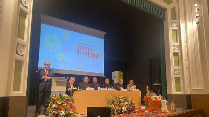 Mesa presidencial de la Asamblea General de CONFER