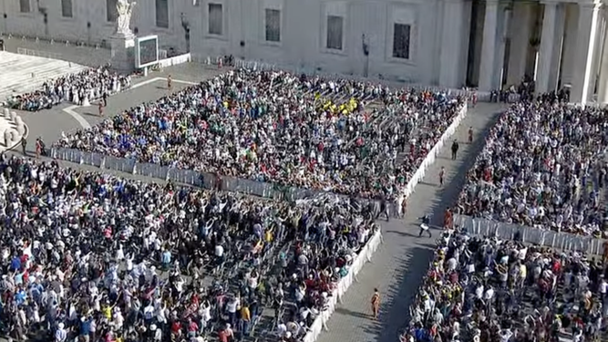 La plaza de San Pedro dispuesta para la audiencia general