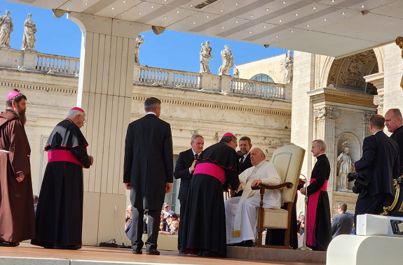 Delegación ecuatoriana y el Papa Francisco