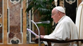 El Papa, durante su discurso a los literatos