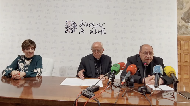 Rueda de prensa del obispo electo de Ávila