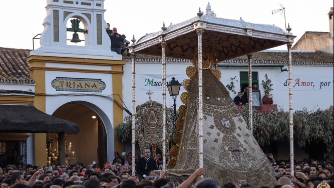 La Virgen del Rocío, paseada por las hermandades