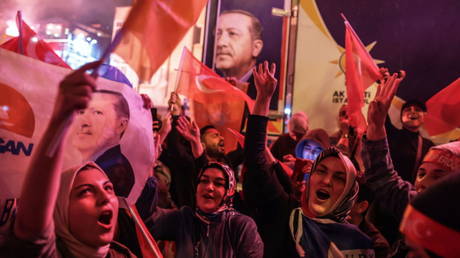 Celebran la victoria de Erdogan en Turquía