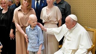 El Papa, con los niños enfermos