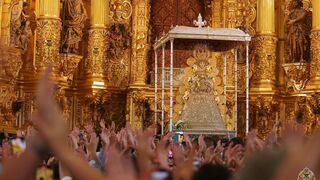 La Virgen del Rocío regresa a su ermita
